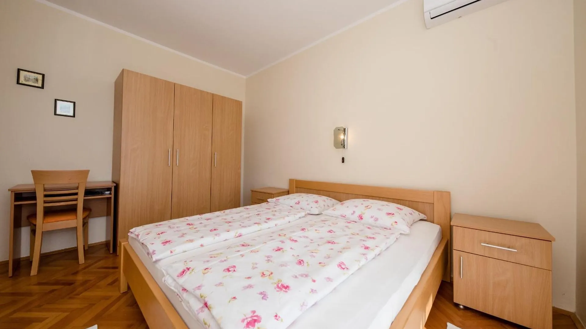 B&B Apartments & Rooms Vidas Rab Town 3*,  Kroatien